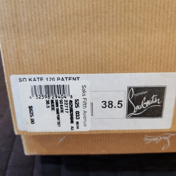 Christian Louboutin So Kate Patent Pump - Picture 9 of 9